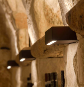 Applique led di design Lubox di Brillamenti
