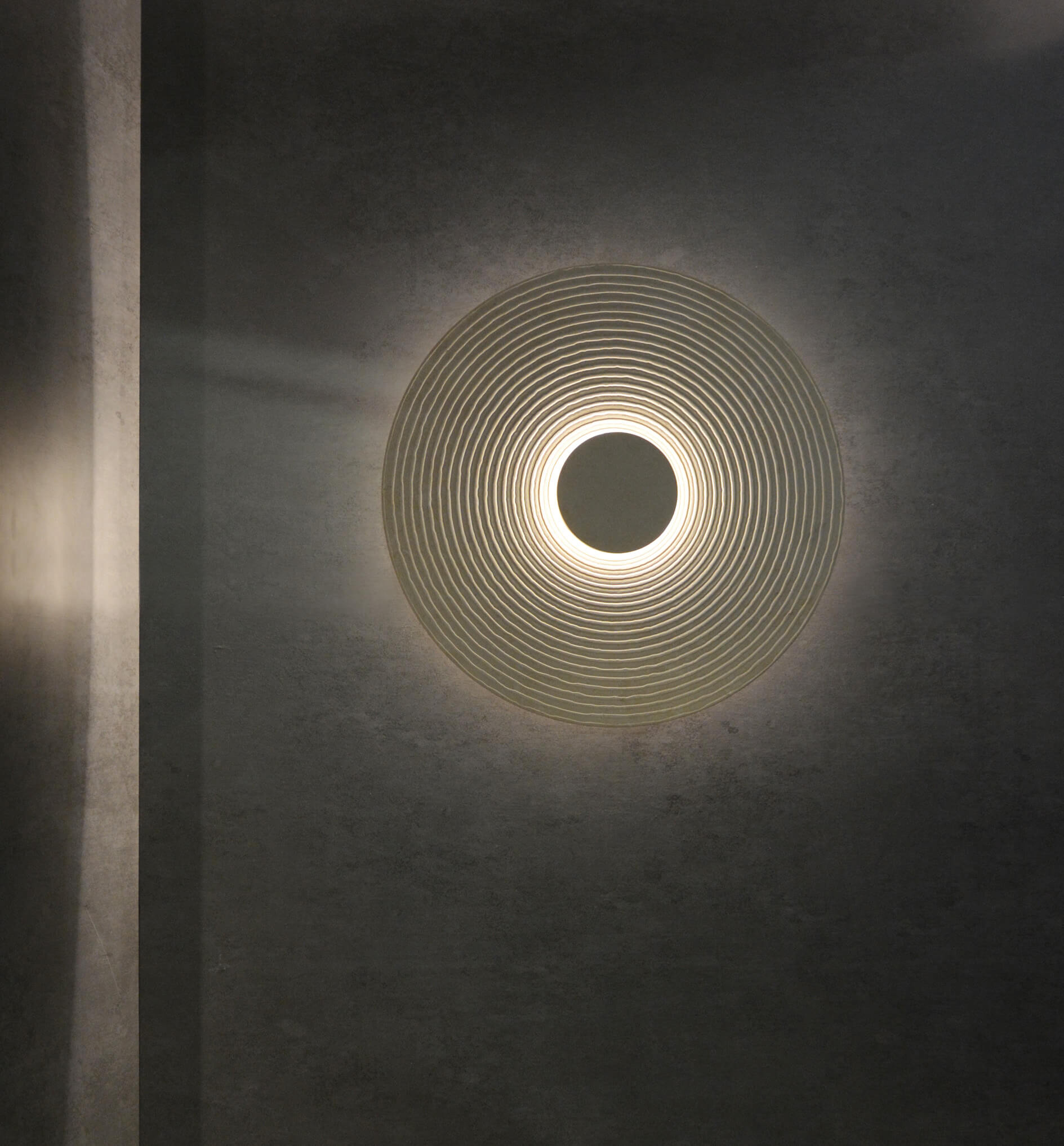 Applique dal design elegante e moderno da interno a led4 Brillamenti