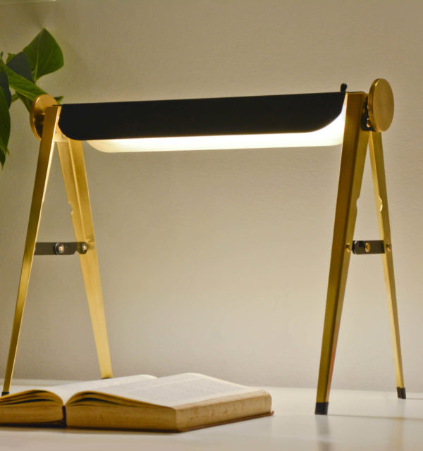 lampada da scrivania vintage e di design